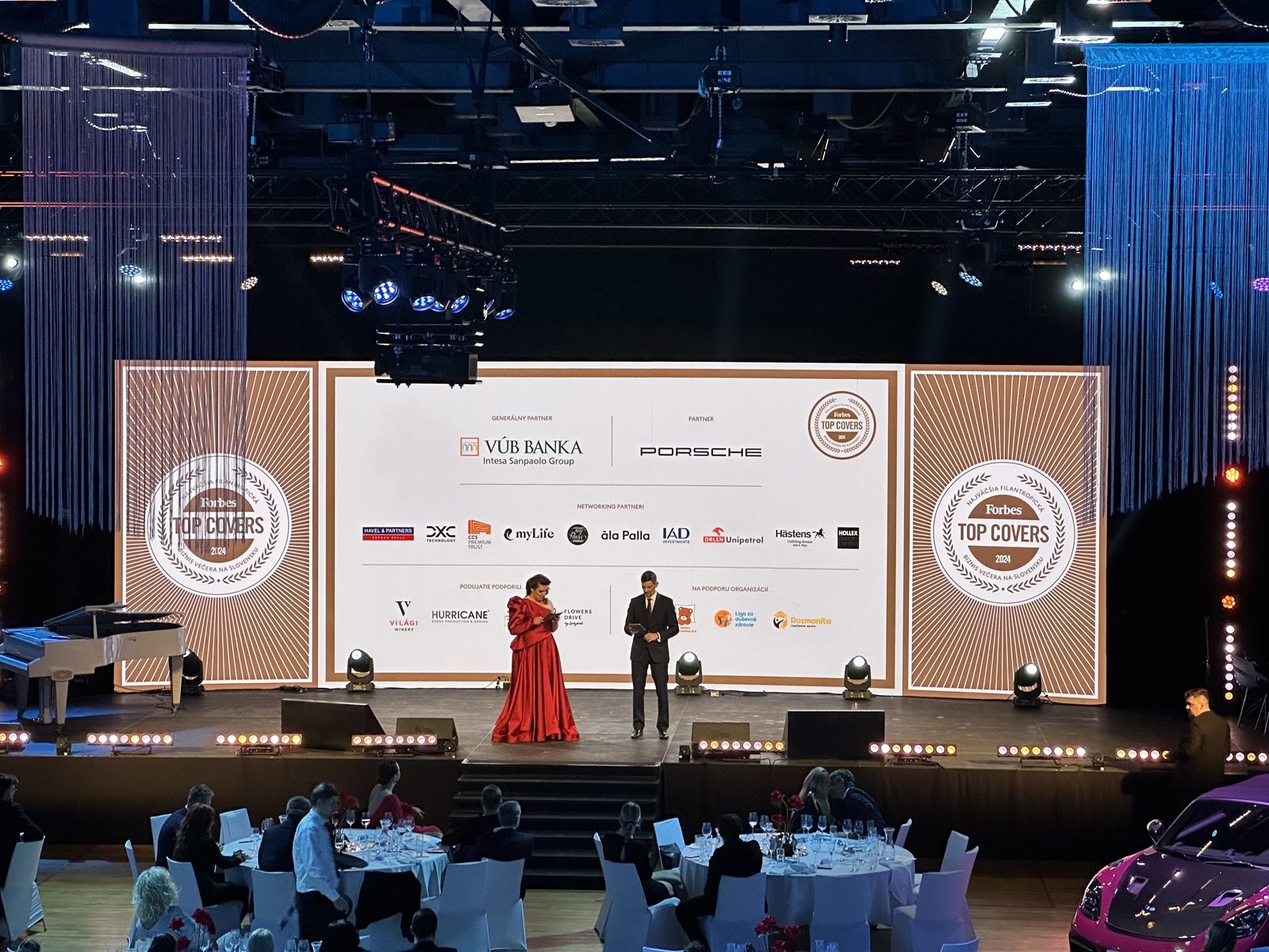 forbes-top-covers-led-obrazovka-osvetlenie-ozvucenie-partneri-hurricane