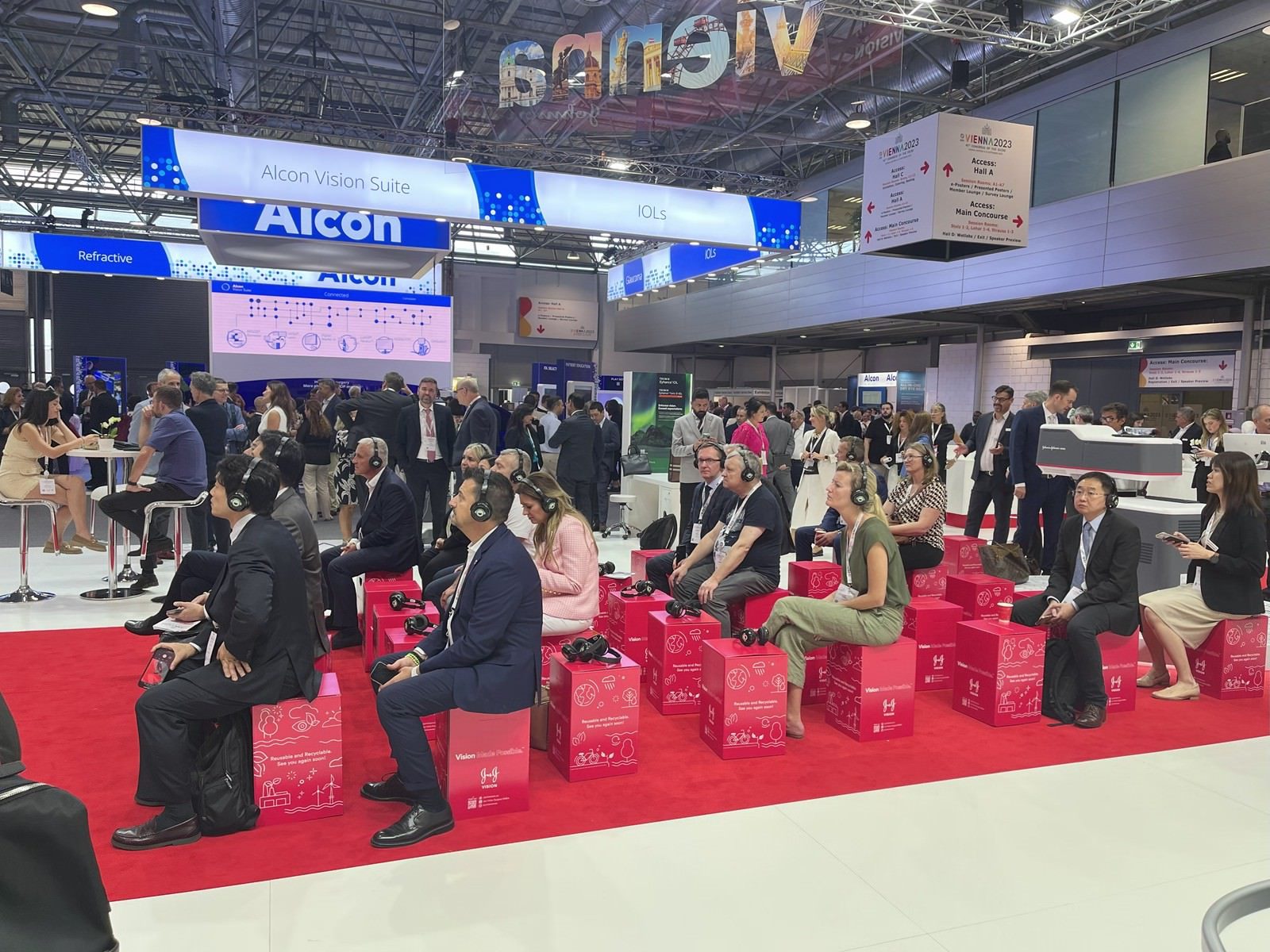 hurricane-johnson-johnson-j-j-exhibition-vienna-silent-disco