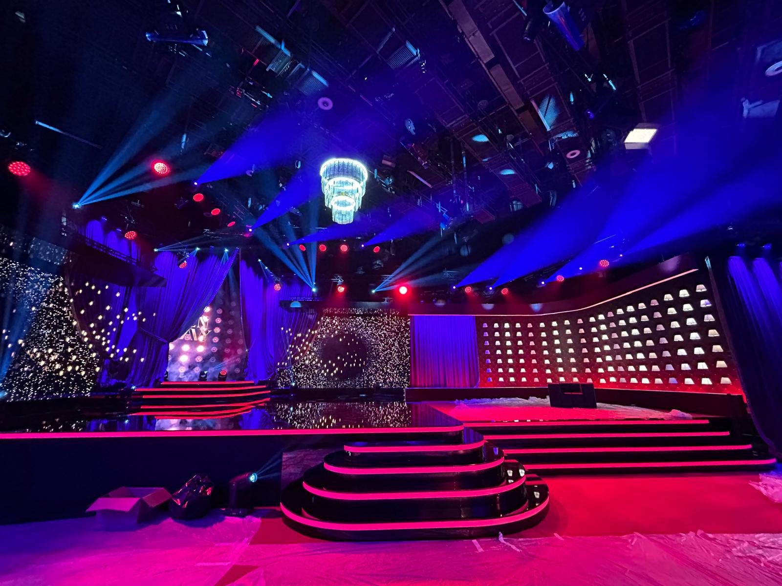 hurricane-walls-of-glory-rtvs-studio-lighting-illumination-led-screenshots-technical-security