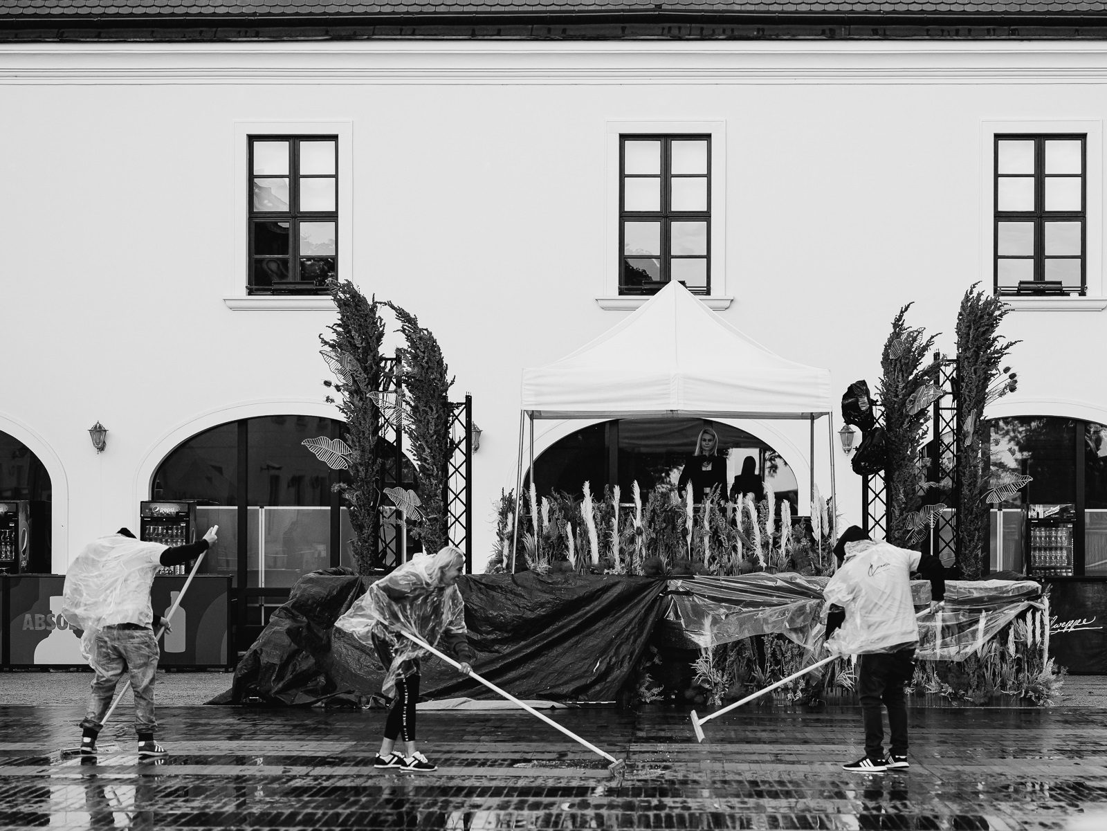 2_Hurricane_DJ EKG_Sonnenuntergang Boulevard_Bratislavsky hrad_technische Sicherheit_dazd