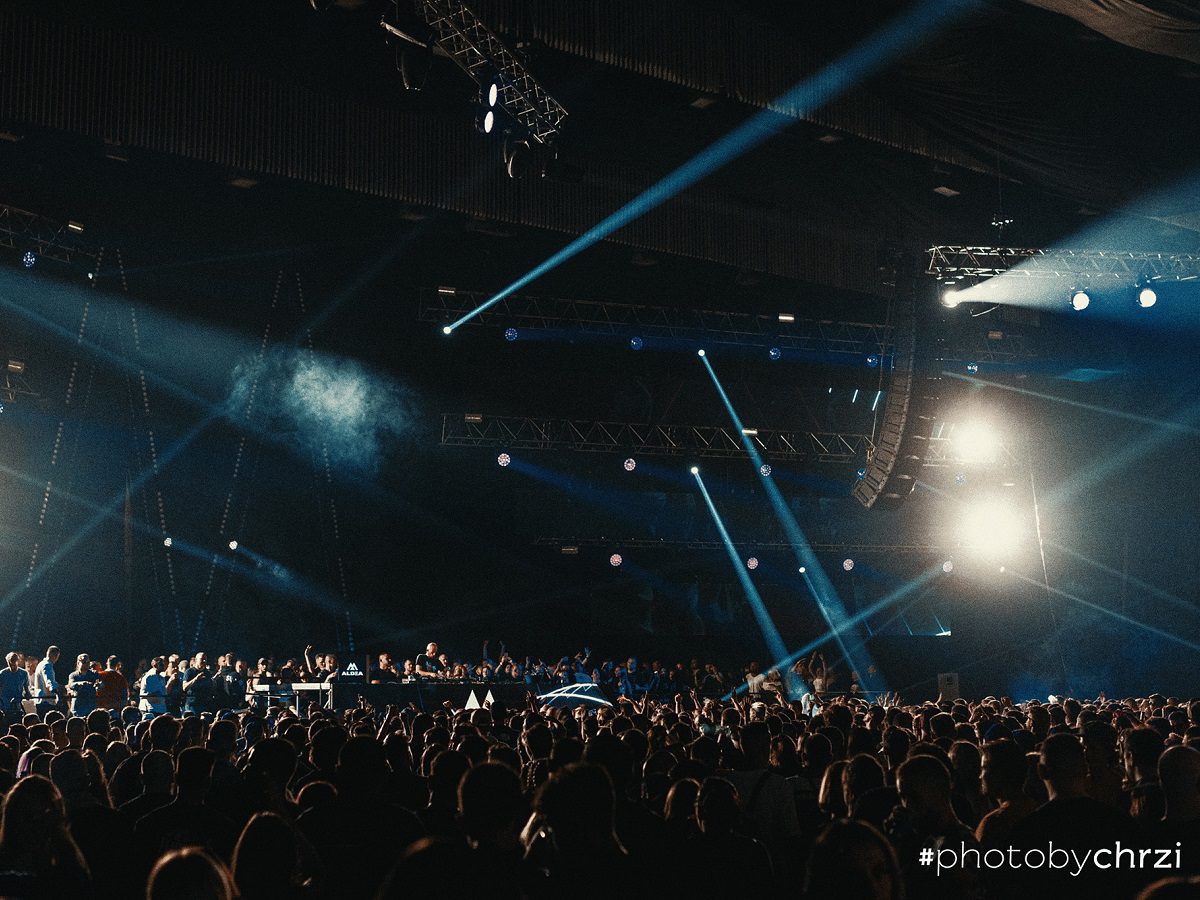 Hurricane_Boris Brejcha_Incheba_2022_Bühne_geführte Bildschirme_Ton_Lichter_Effekte_technische Unterstützung_elektronische Musik, Leopard