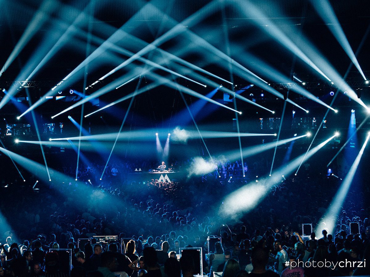 Hurricane_Boris Brejcha_Incheba_2022_technische Unterstützung_Bühne_geführte Leinwände_Ton_Scheinwerfer_Tanzparty