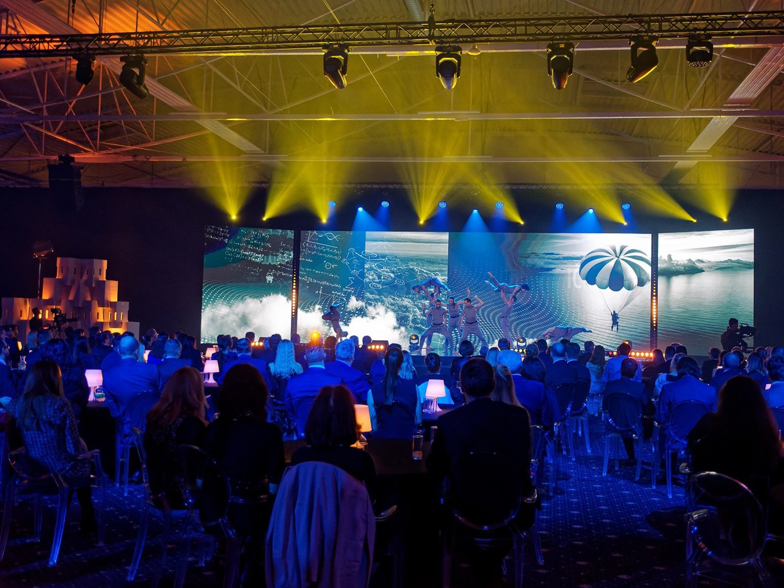 Hurricane_Preis für Wissenschaft und Technik_Galavecer_Beleuchtung_LED-Bildschirme_Incheba_