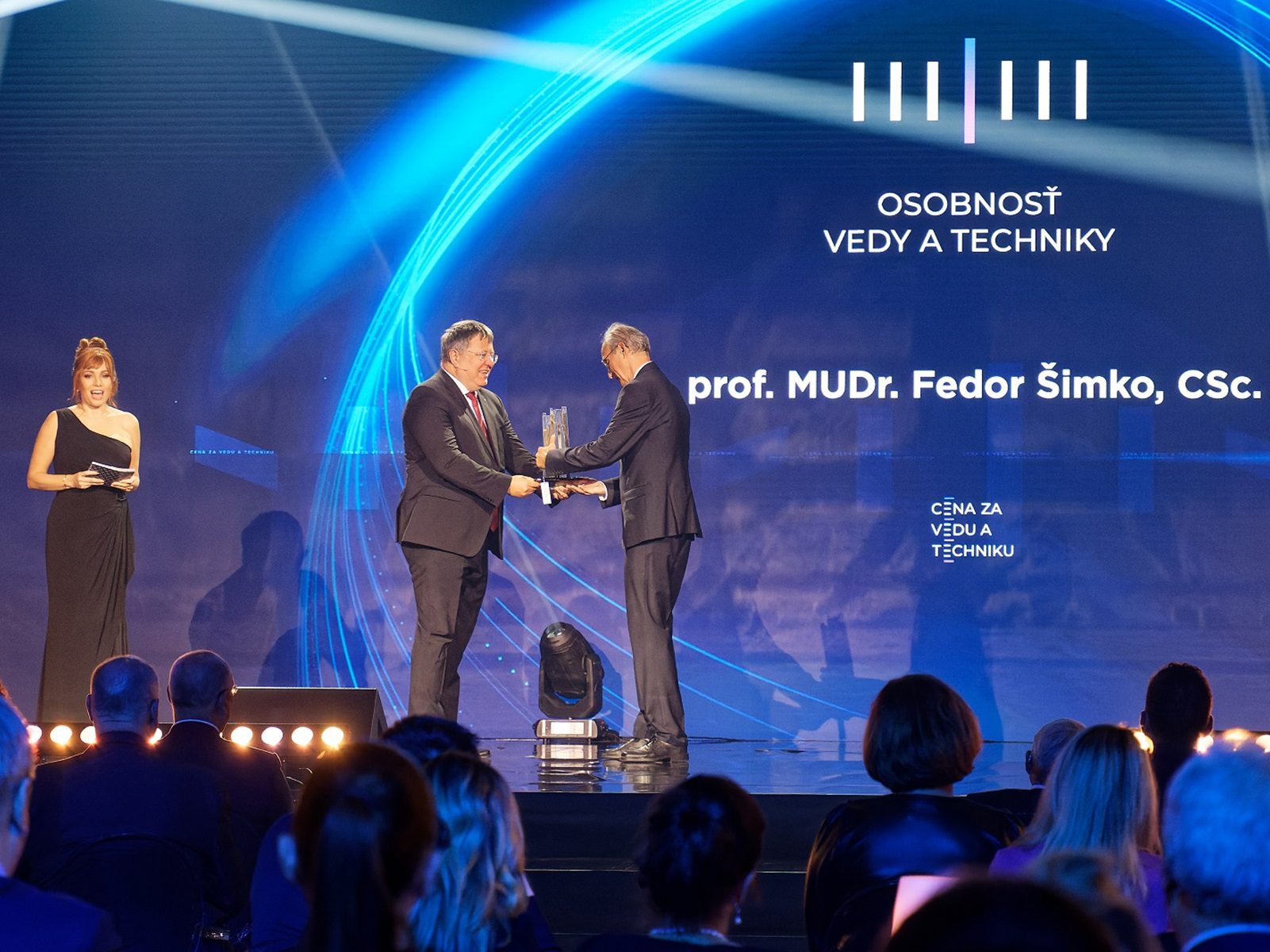 Hurricane_Wissenschafts- und Technologiepreis_Beleuchtung_LED-Bildschirm_Vera Wisterova_