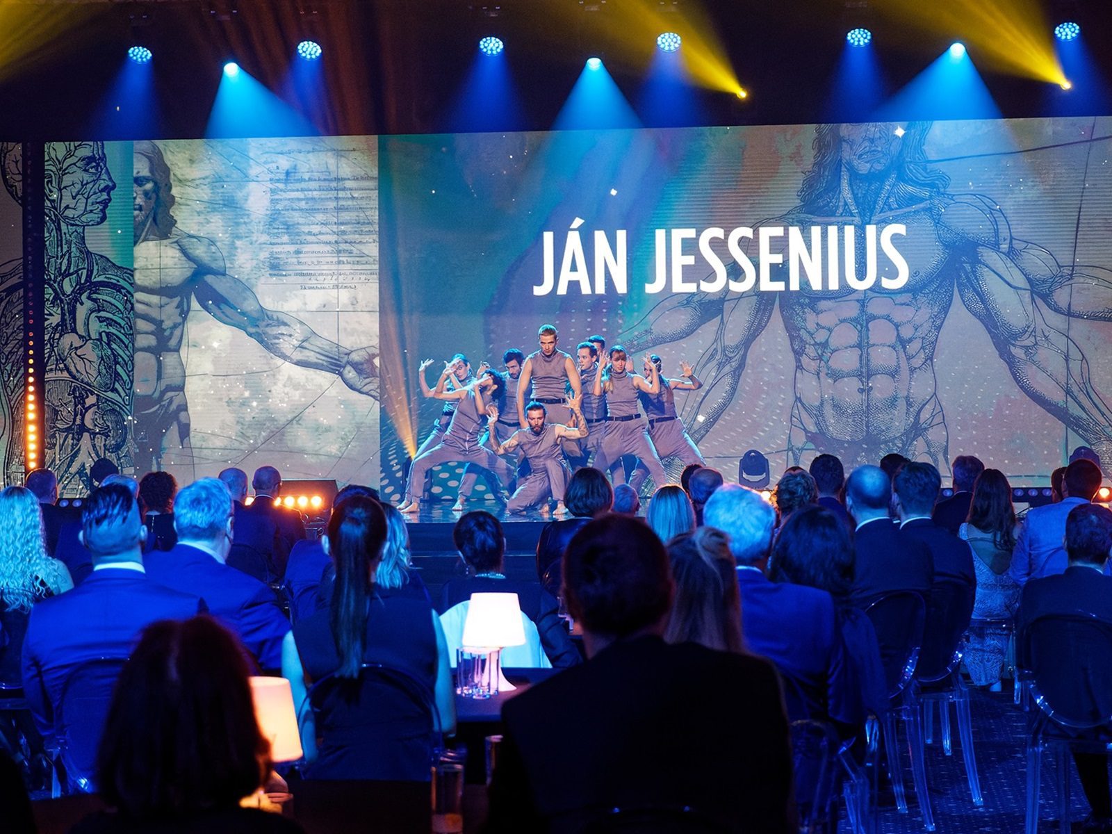 Hurricane_Wissenschaft und Technik_Auszeichnung_Beleuchtung_LED-Bildschirme_Incheba_Tanzaufführung_