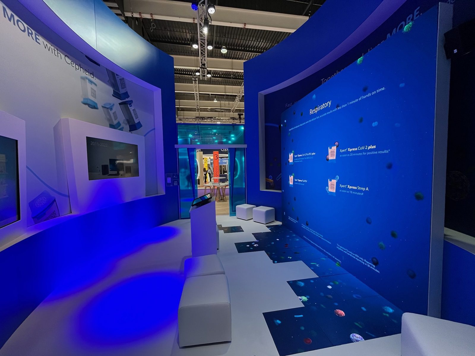 Hurricane_Cepheid_Barcelona_exhibition_LED_screen_floor_LCD_touched_ipad_light