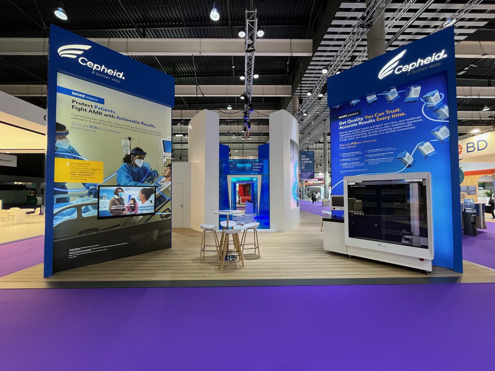 Hurricane_Cepheid_ECCMID Barcelona_exhibition_LCD_screen_displays