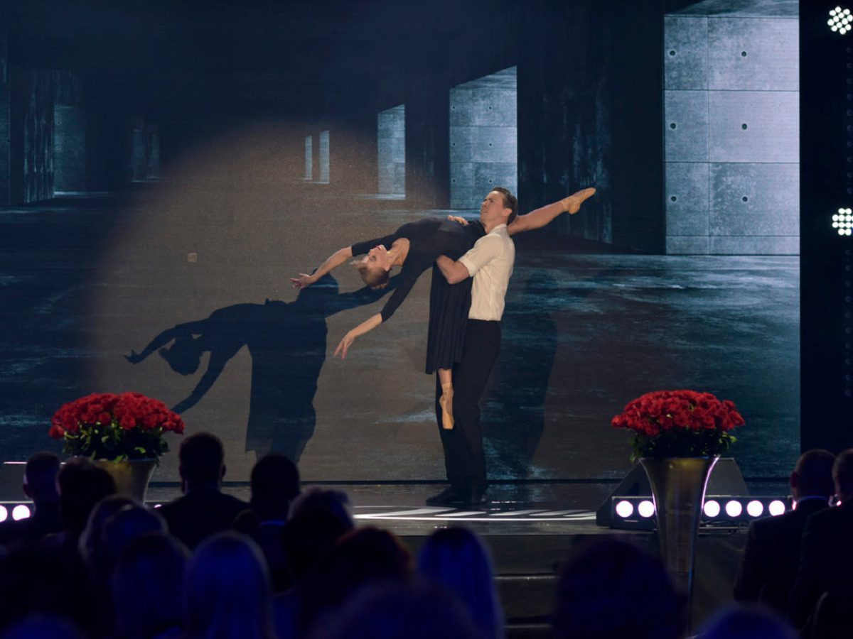 Hurricane_Good-heart_LED-screen_lighting_shade_dance-perfomance