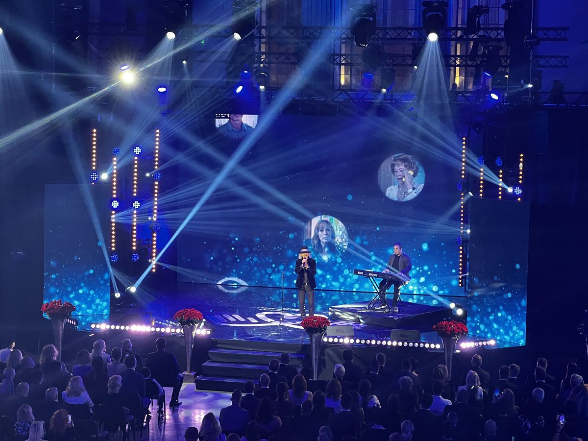 Hurricane_Dobre srdce_podium_LED_osvetlenie_Robe_Stara Trznica_Bratislava_Peter Nagy_kapela