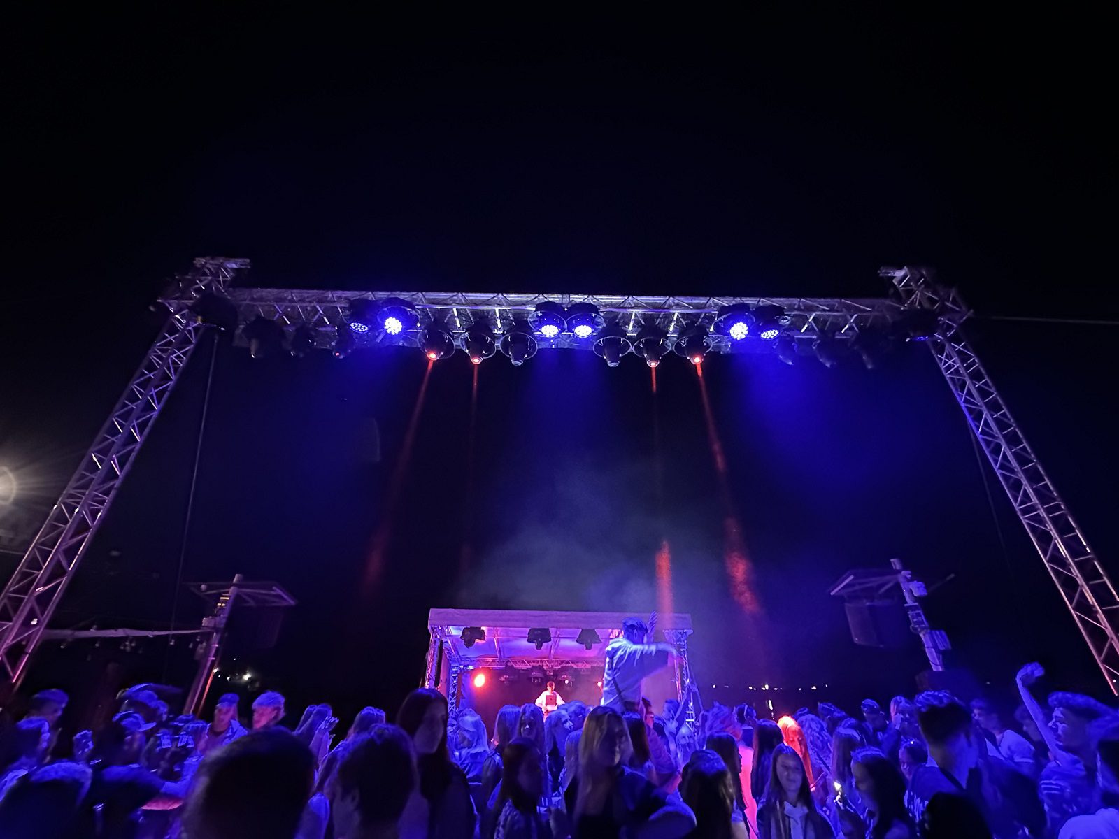 Hurricane_Endless party_Wakelake_ground support_lighting_sounding