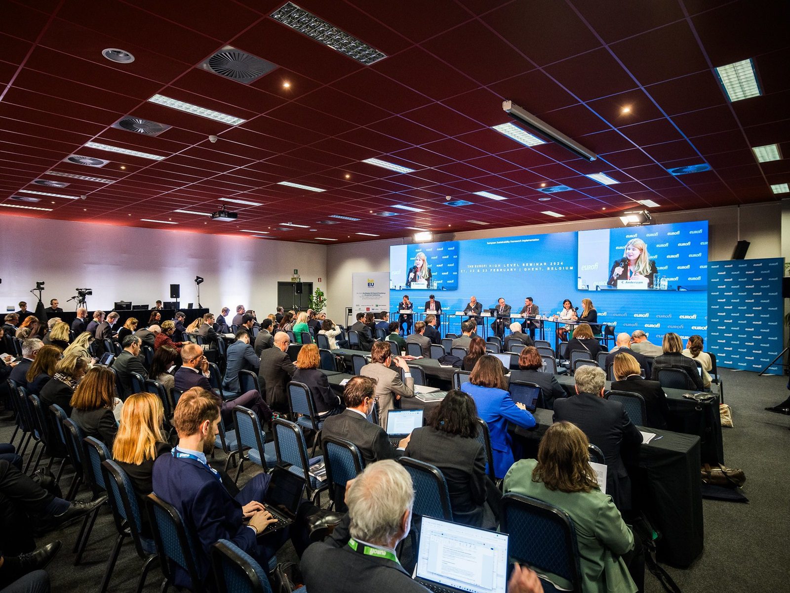 Hurricane_Eurofi_finanzforum_Gent_Belgien_technische Unterstützung_LED-Bildschirm_Schall_licht_Diskussionsraum 2