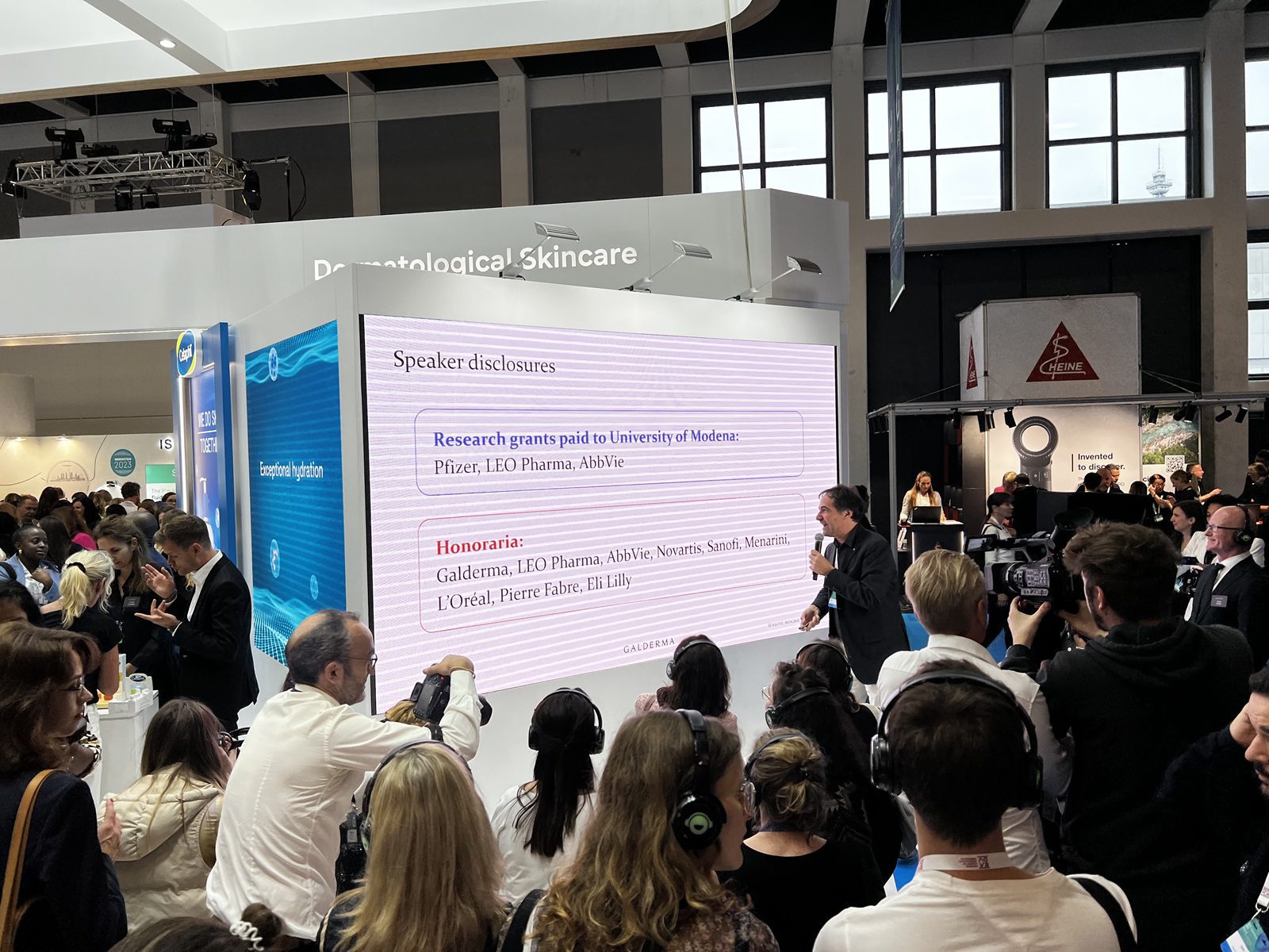 Hurricane_Galderma Berlin_LED_obrazovka_silent disco