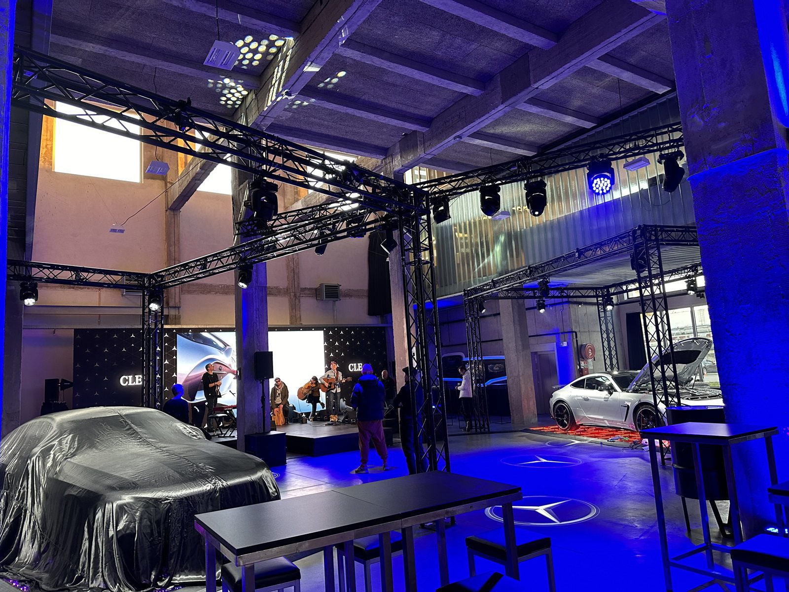 Hurricane_Mercedes launch_Mlynica_LED gloshine_osvetlenie_gobo_konstrukcie_technical support_kapela_event