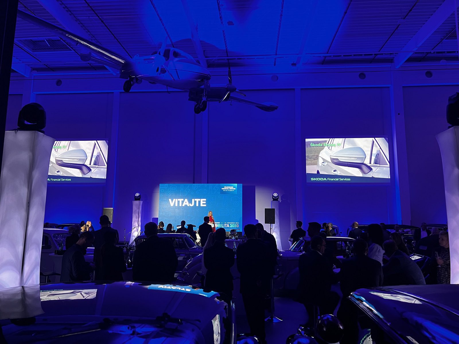 Hurricane_Oldtimer Gallery_Volkswagen_event_osvetlenie_ozvucenie_LED obrazovka_technical support