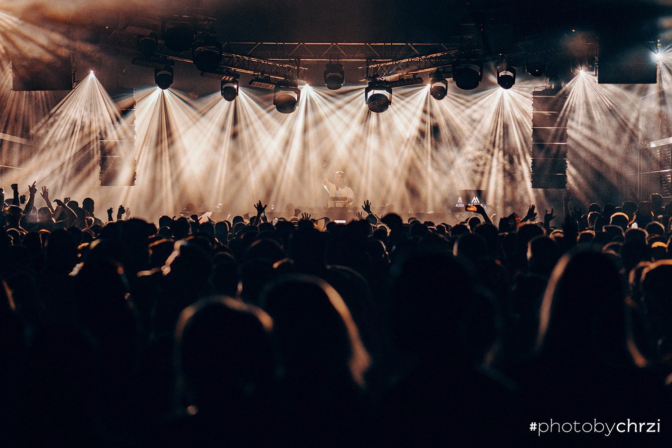 Hurricane_Refinery Gallery_light show_light design_djekg_technical support