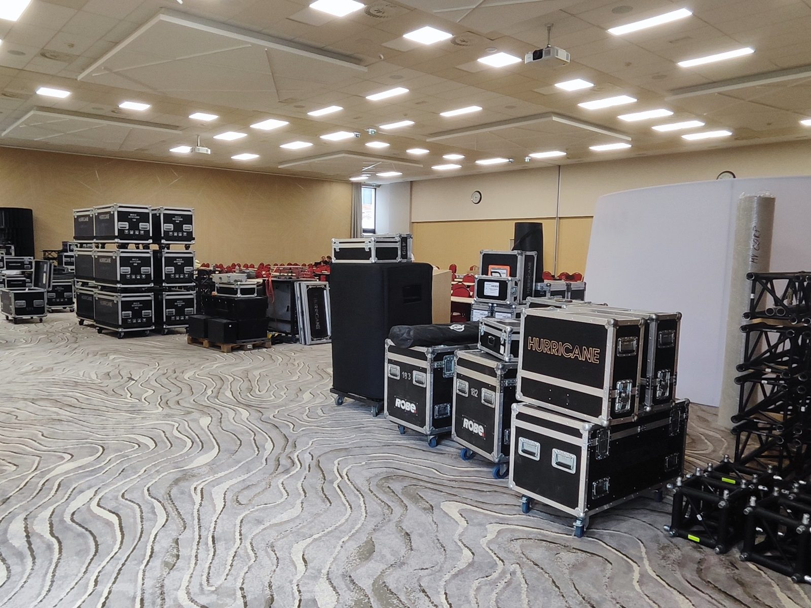 Hurricane_SAPI_Konferenz_Hotel Senec_deinstalacia_cases_technika