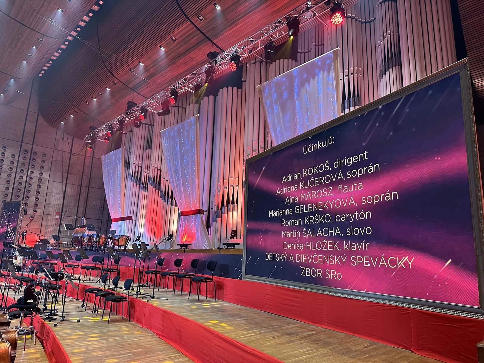 Hurricane_Slovak Radio_Song to Life_Lighting_LED screen