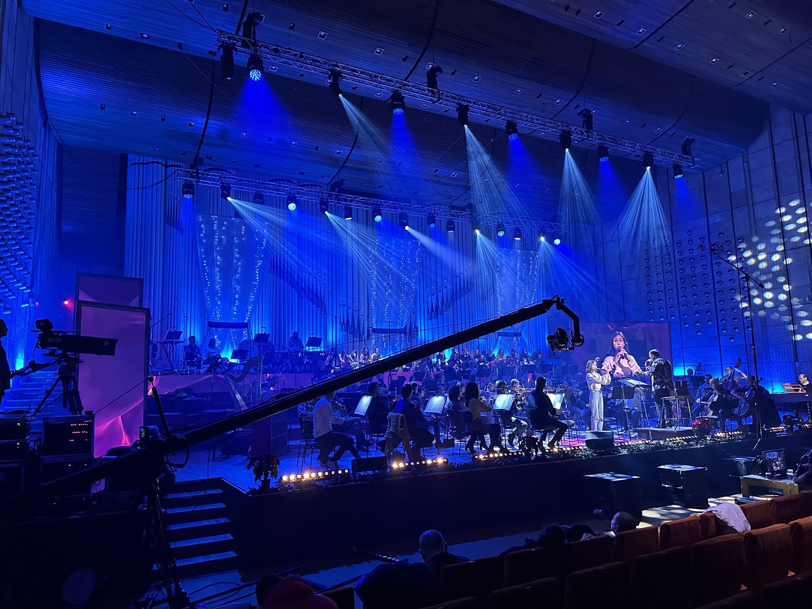 Hurricane_Slowakischer Rundfunk_Song to Life_Beleuchtung_LED-Bildschirme_Produktion des Doppelkonzerts_Ton_Kamera-Proben