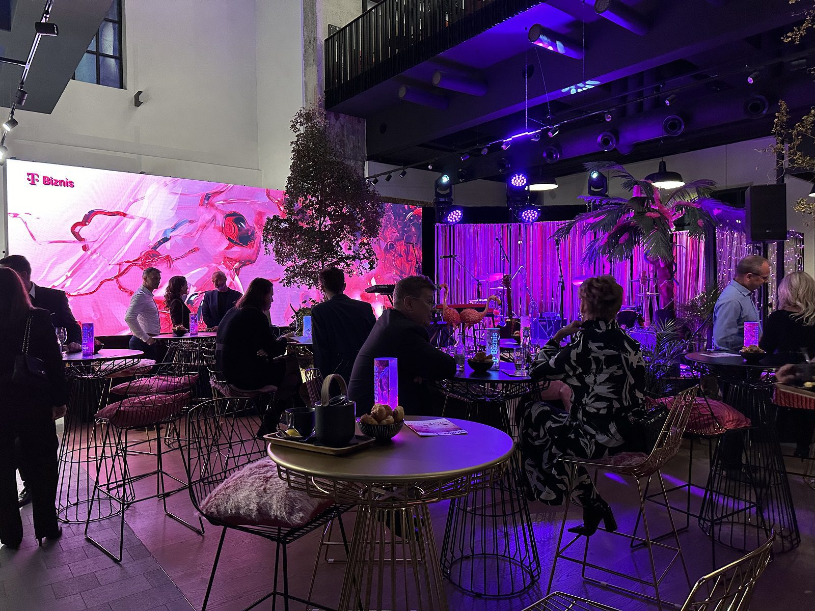 Hurricane_Telekom party_Jurkovicova teplaren_osvetlenie_ozvucenie_LED obrazovka_hostia