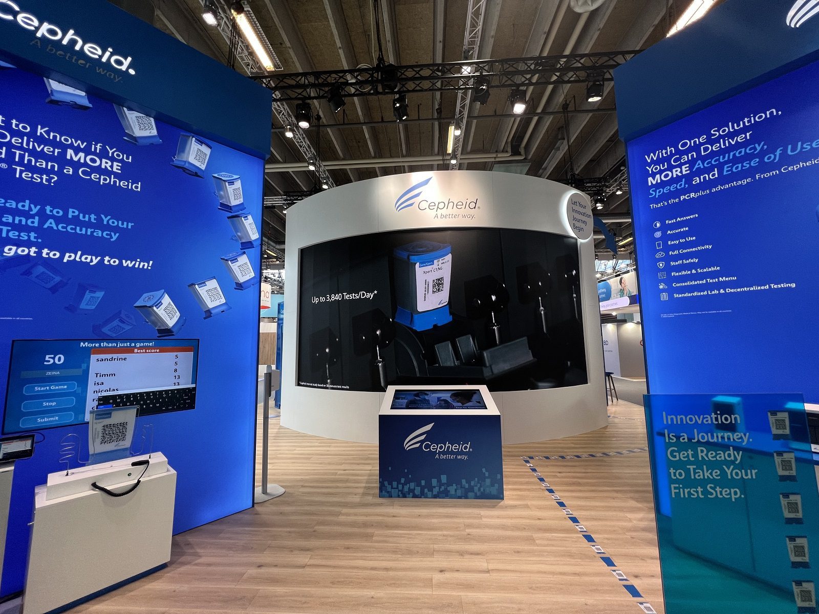 Hurricane_exhibition_Copenhagen_curved LCD_LED screens_touch LCD_technical support