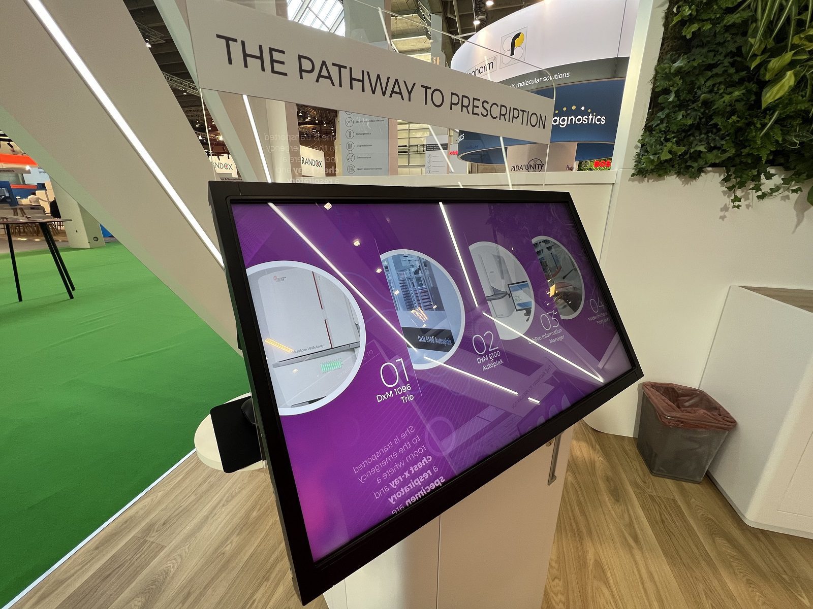 Hurricane_exhibition_Copenhagen_touch_LCD_technical support