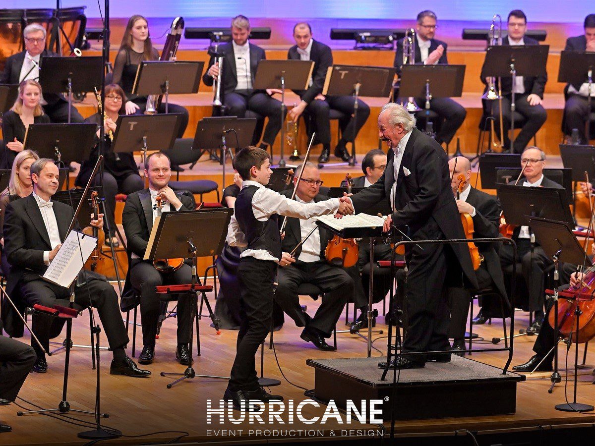 Slowakisches Radio-Sinfonieorchester_Gertler_Lenard_Hurricane_Konzerte unter der Pyramide_Beleuchtung