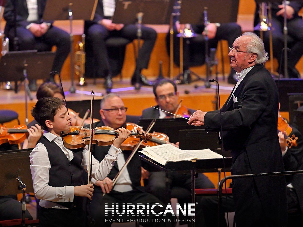 Slowakisches Radio-Sinfonieorchester_Beleuchtung_Hurricane_Effektleuchten_LED_Robe Esprite_Rotationsköpfe_Gertler_Lenard