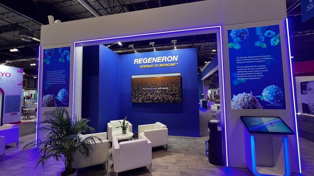 Ausstellungsstand von Regeneron auf dem Ärztekongress