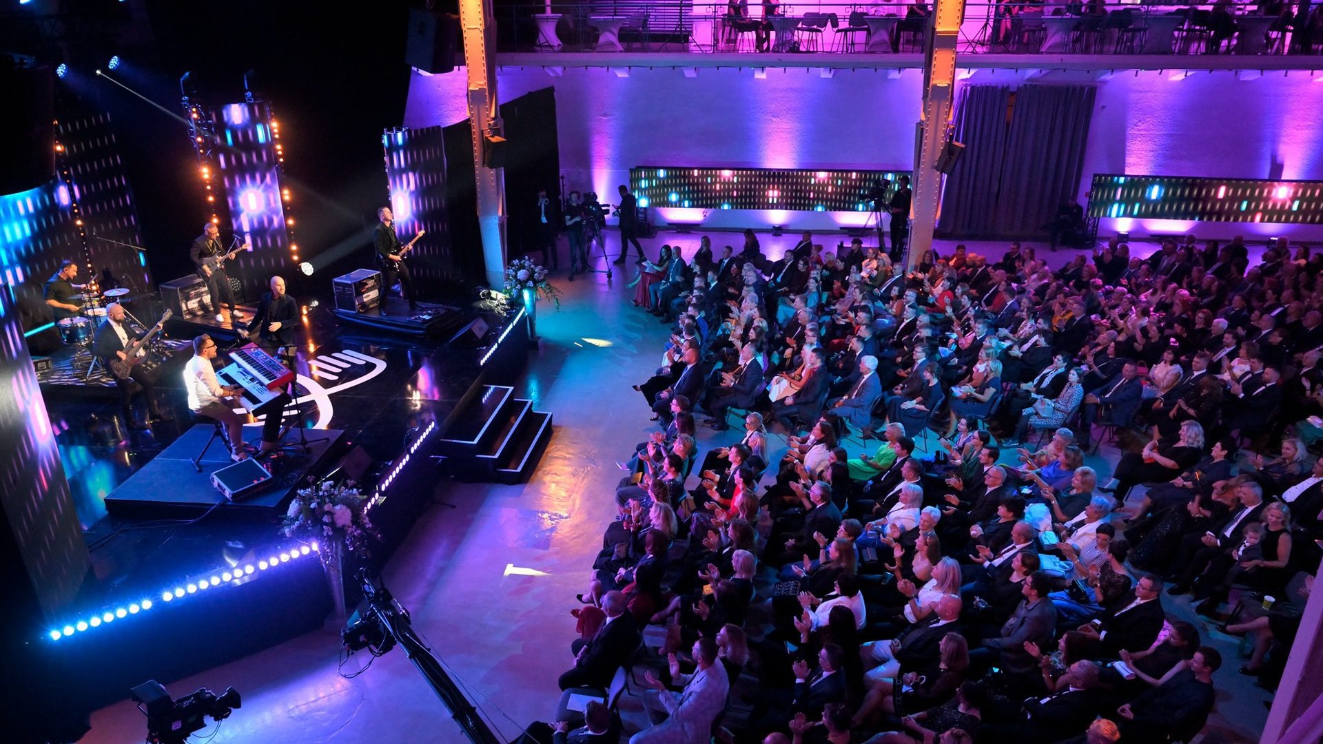 Live-Musikaufführung vor dem Publikum im Theater