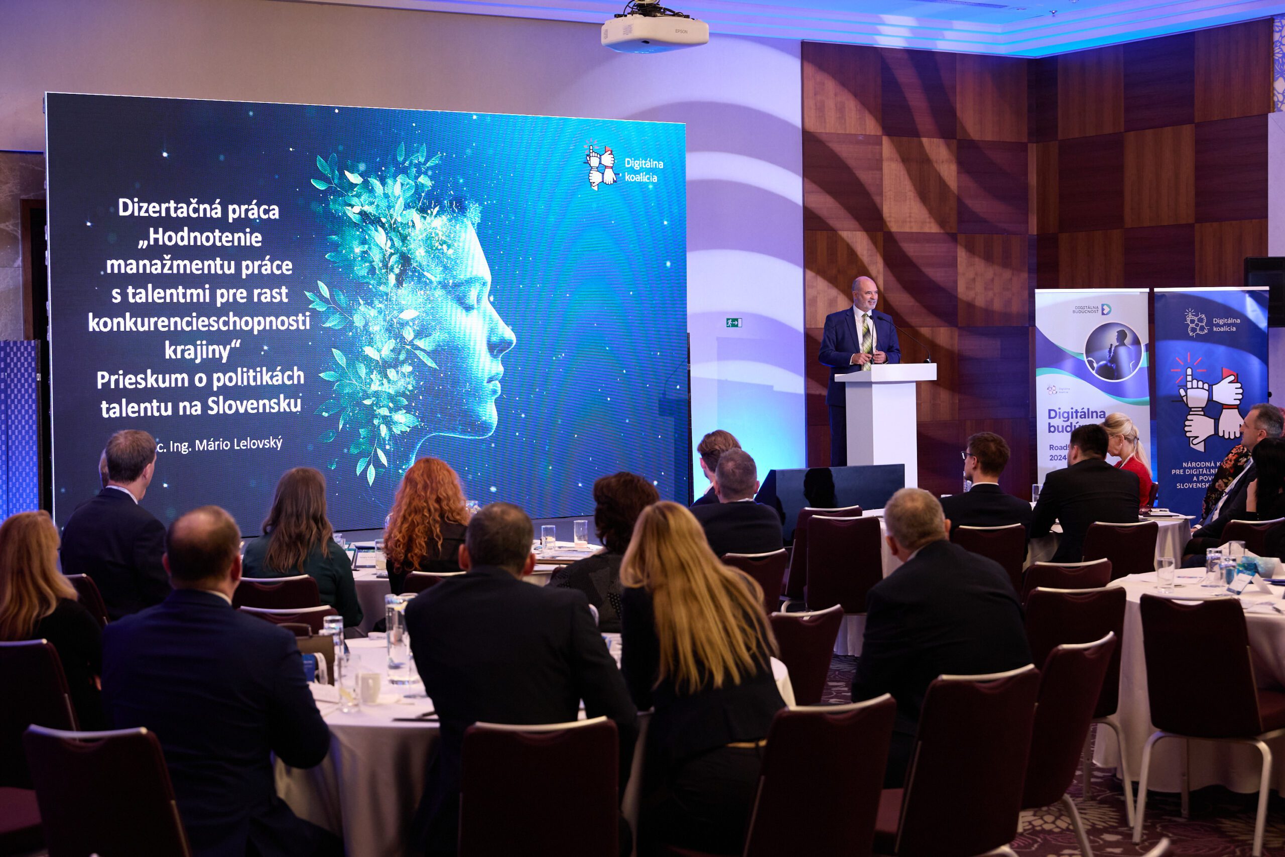 Referent zum Thema Talentmanagement und Wettbewerbsfähigkeit auf der Konferenz Digital Summit.