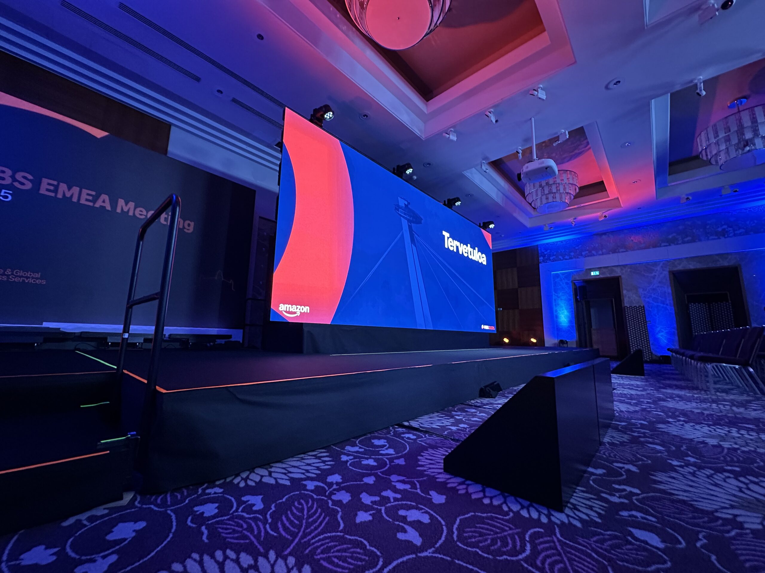 Dreamtek - Hotel Sheraton nahladak, szene, gloshine (10)