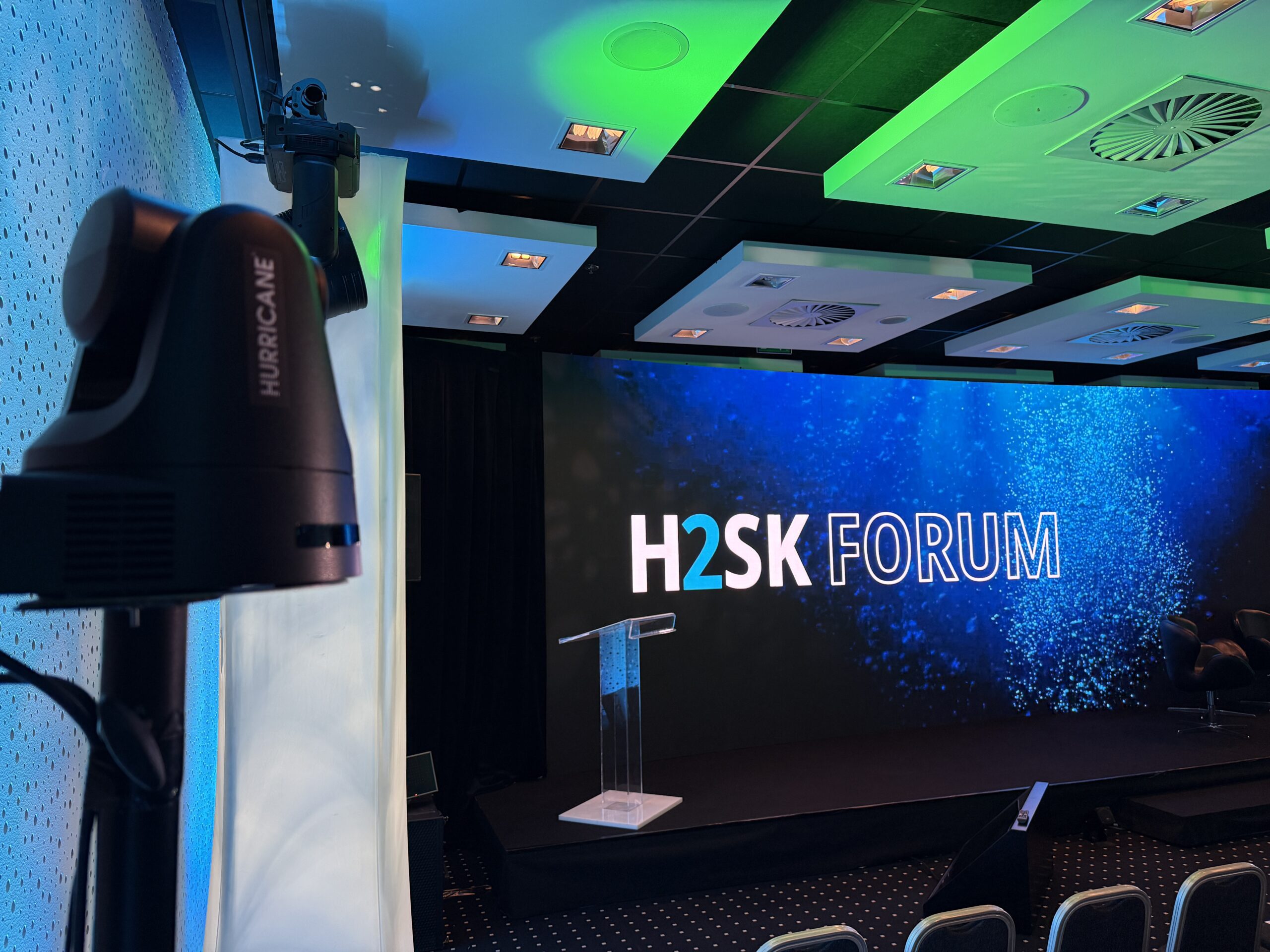 03 Nationaler Wasserstoffverband der Slowakei - Hotel Gate One, ptz,rpult