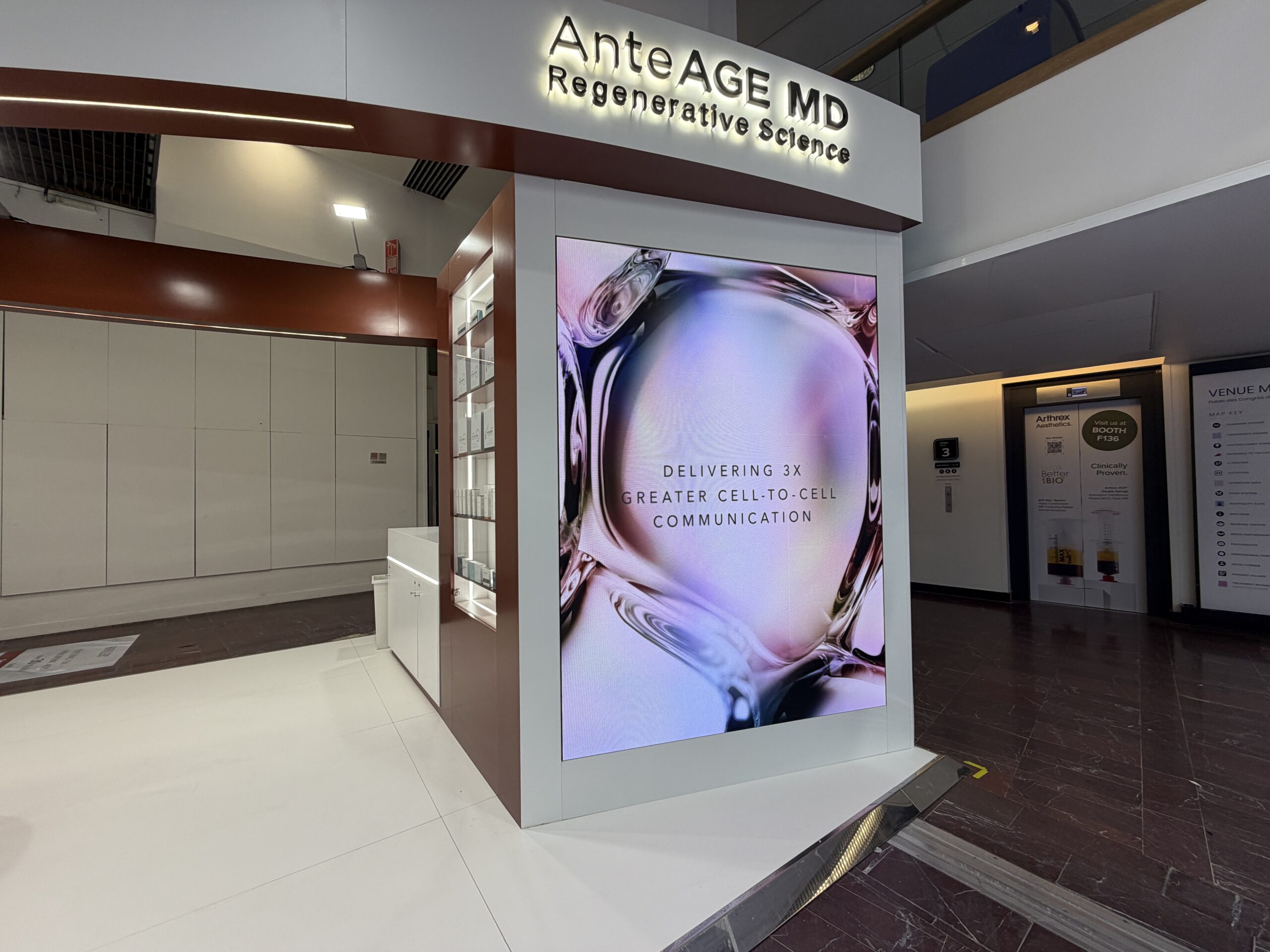 IMCAS Paris - AnteAge (2) unilumin