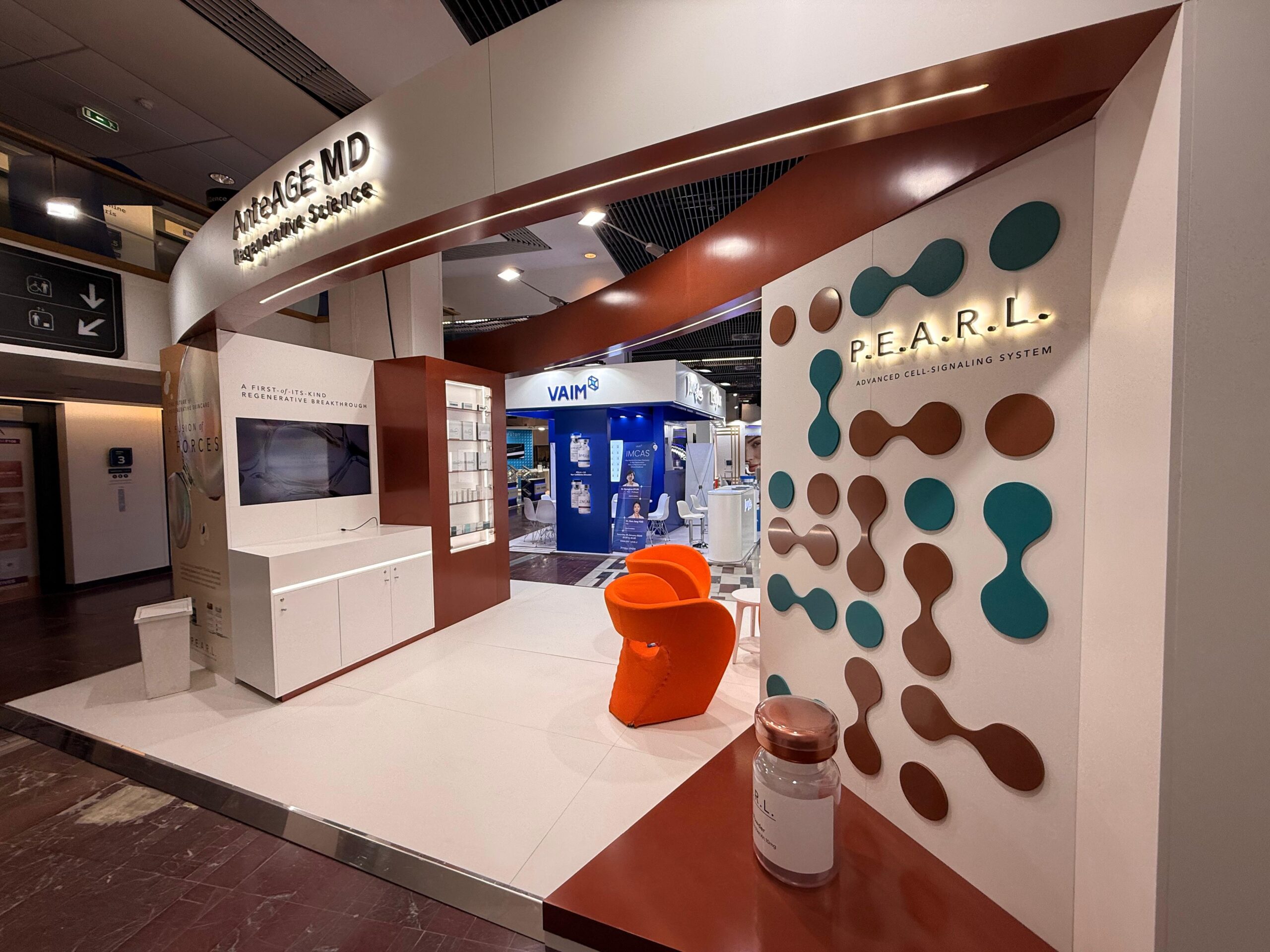 IMCAS Paris - AnteAge unilumin, lcd65 2