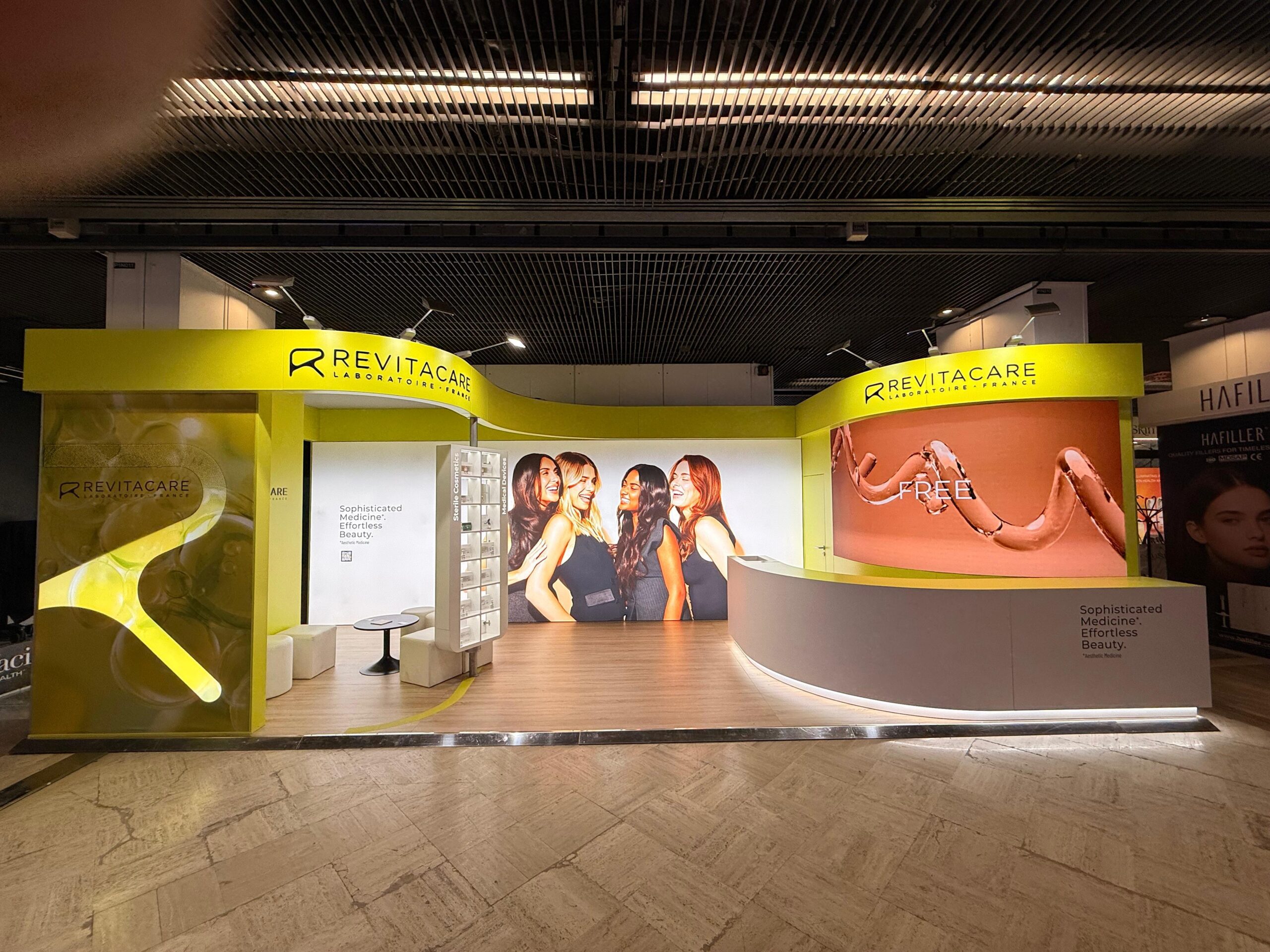 IMCAS Paris - Revitacare (6) unilumin
