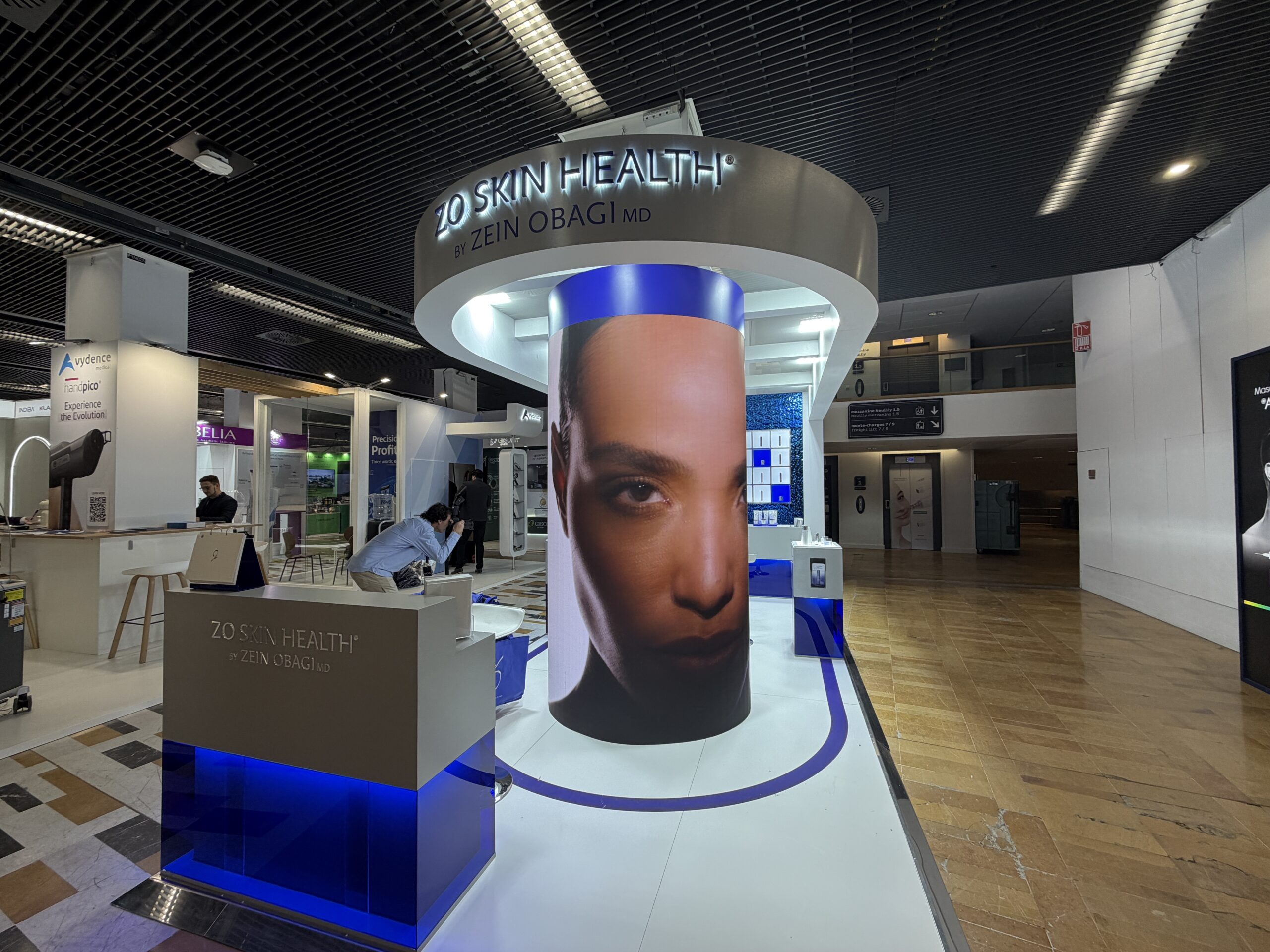 IMCAS Paris - ZO Skin (2) unilumin