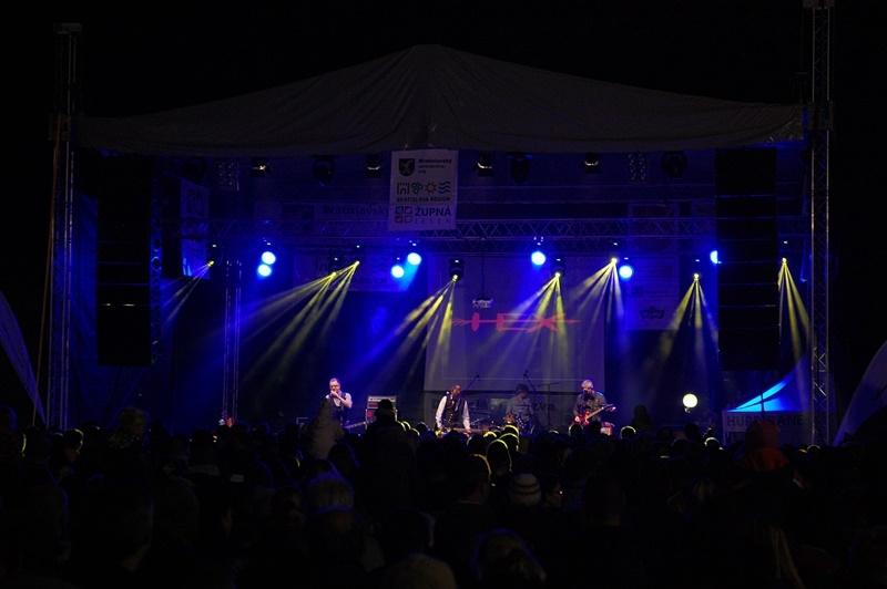 02-lighting-outdoor-event