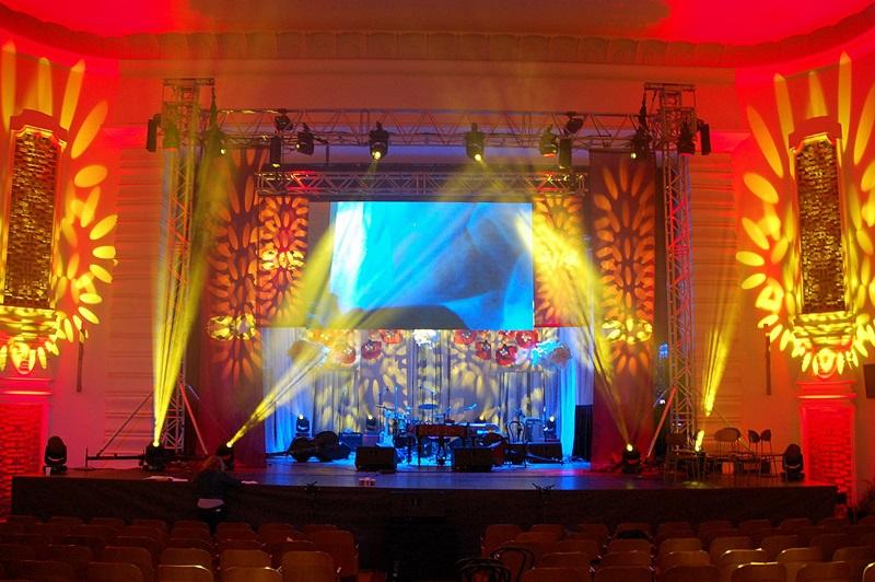04-scena-na-koncert