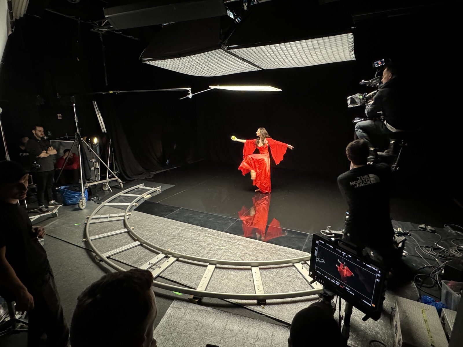 hurricane-billa-advertising-spot-setting-for-tv-new-level-studio-gabika-marcinkova-dance