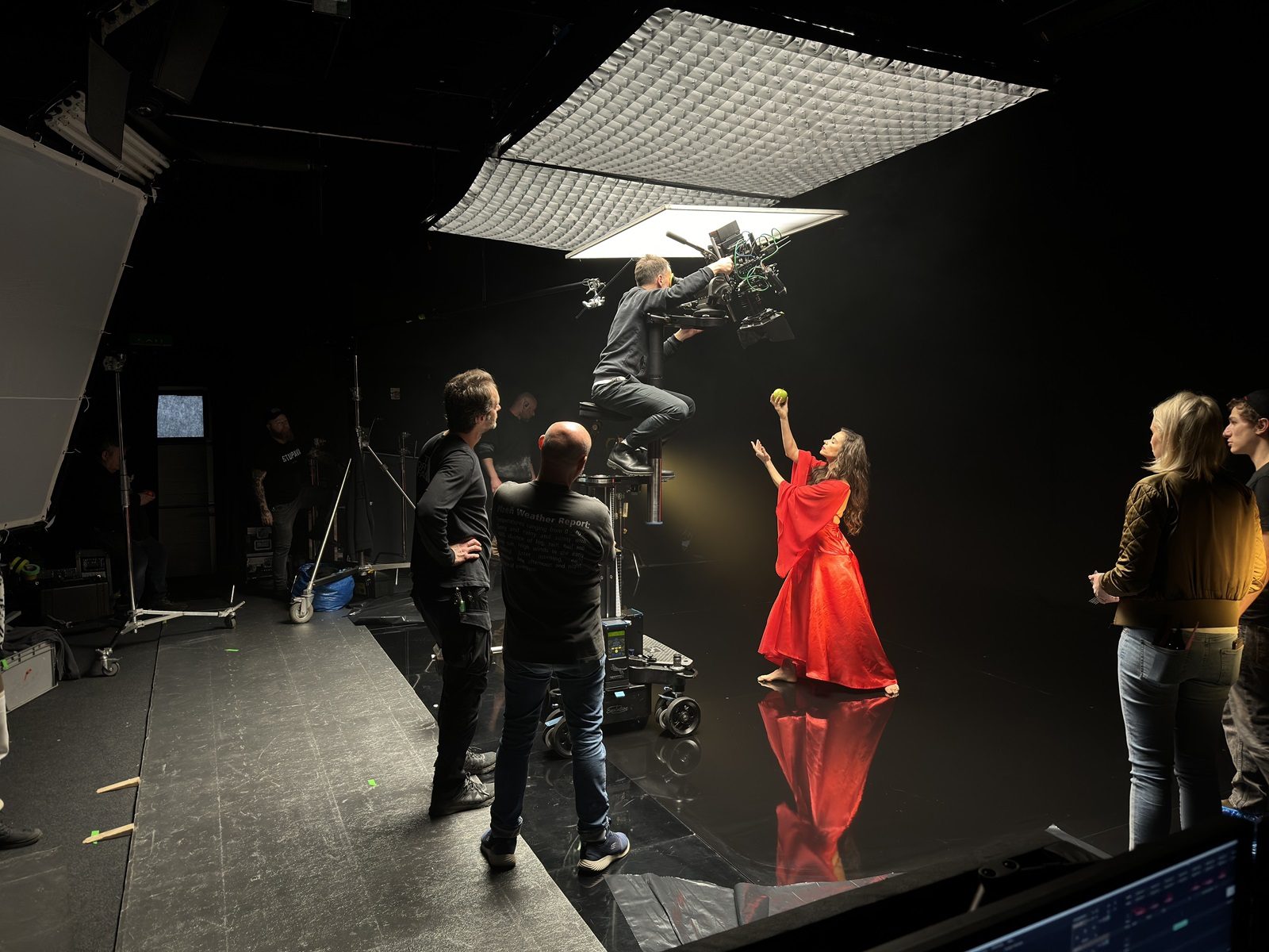 hurricane-billa-advertising-spot-new-level-studio-gabika-marcinkova-setting-for-tv