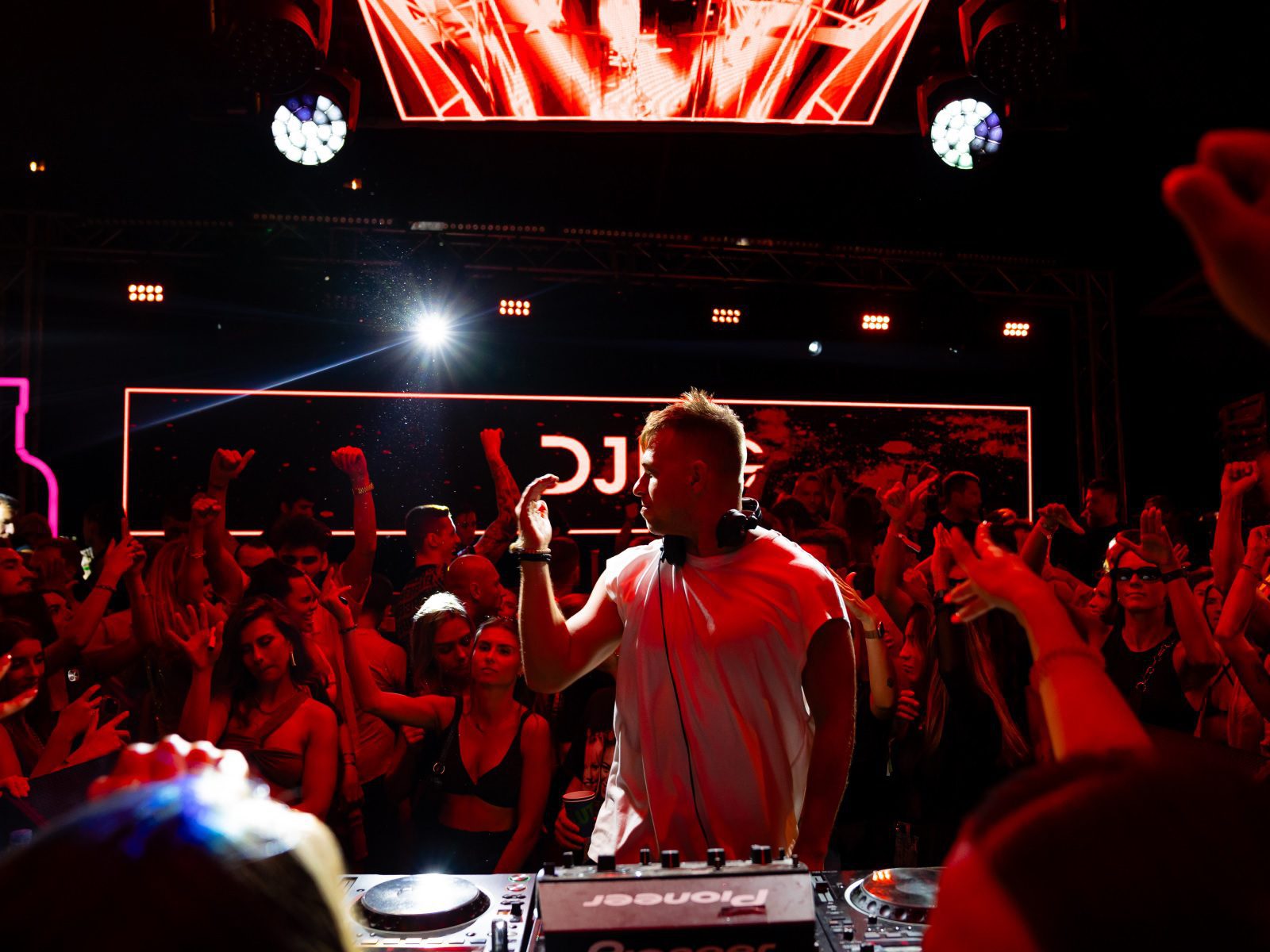 Hurricane_DJ EKG_EKG solo_groundsupport_ozvucenie_osvetlenie_led obrazovky_tanecna party