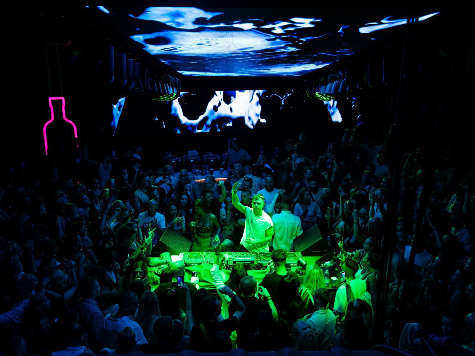 Hurricane_DJ EKG_Wakelake_led obrazovky_groundsupport_ozvucenie_osvetlenie