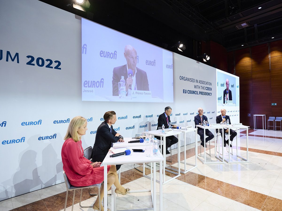 Hurricane_Eurofi_Prague_LED screen_light_sound_conference