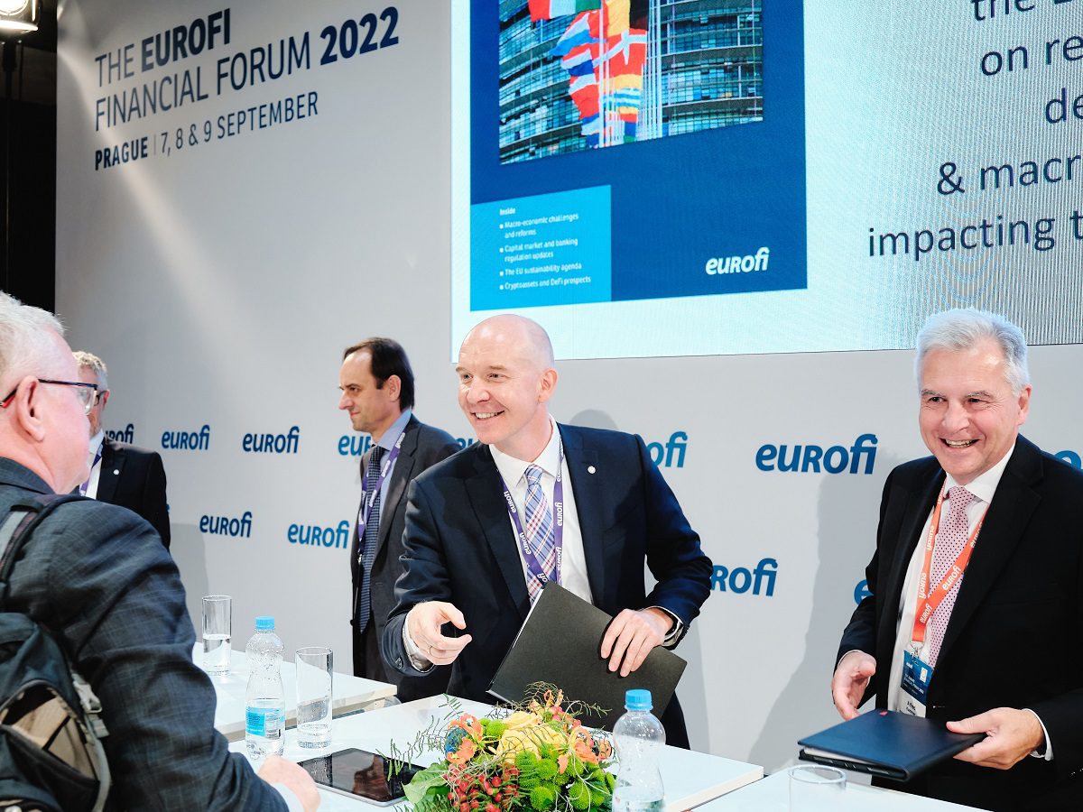 Hurricane_Eurofi_Prague_LED_sound_light_Hilton