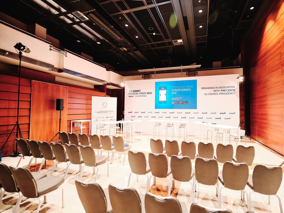 Hurricane_Eurofi_Prague_LED_sound_light_conference