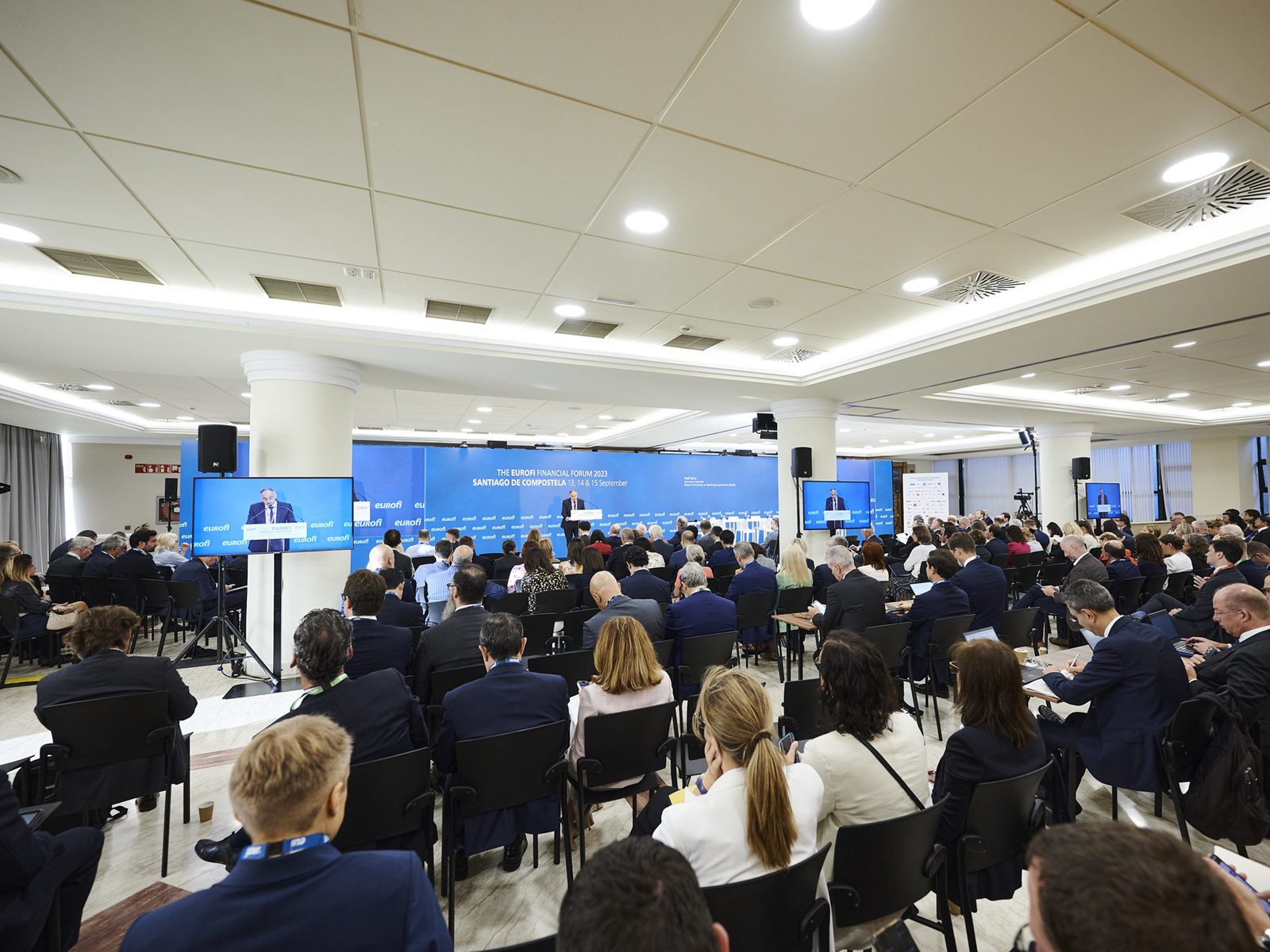 Hurricane_Eurofi_Santiago de Compostela_LED screen_light_sound_financial_conference