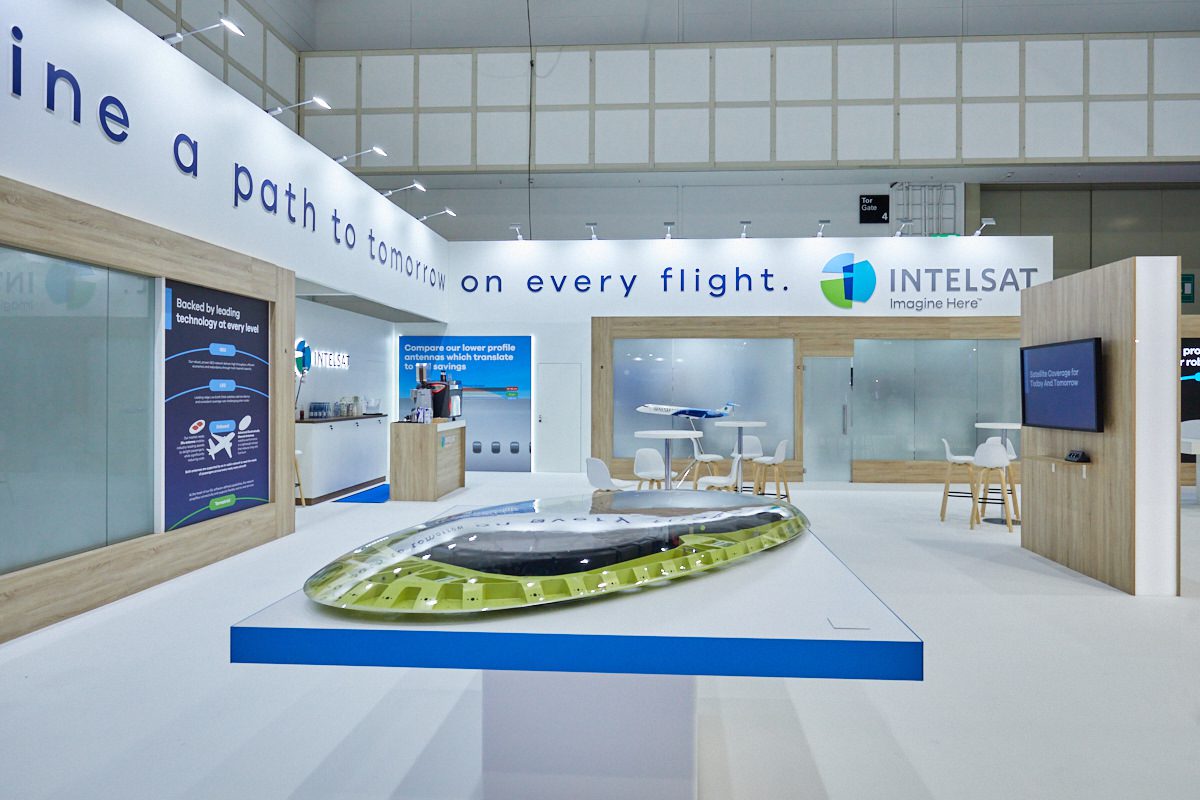 Hurricane_Intelsat_LCD_Touchscreens_LED Gloshine_Exhibition_Hamburg_technical security