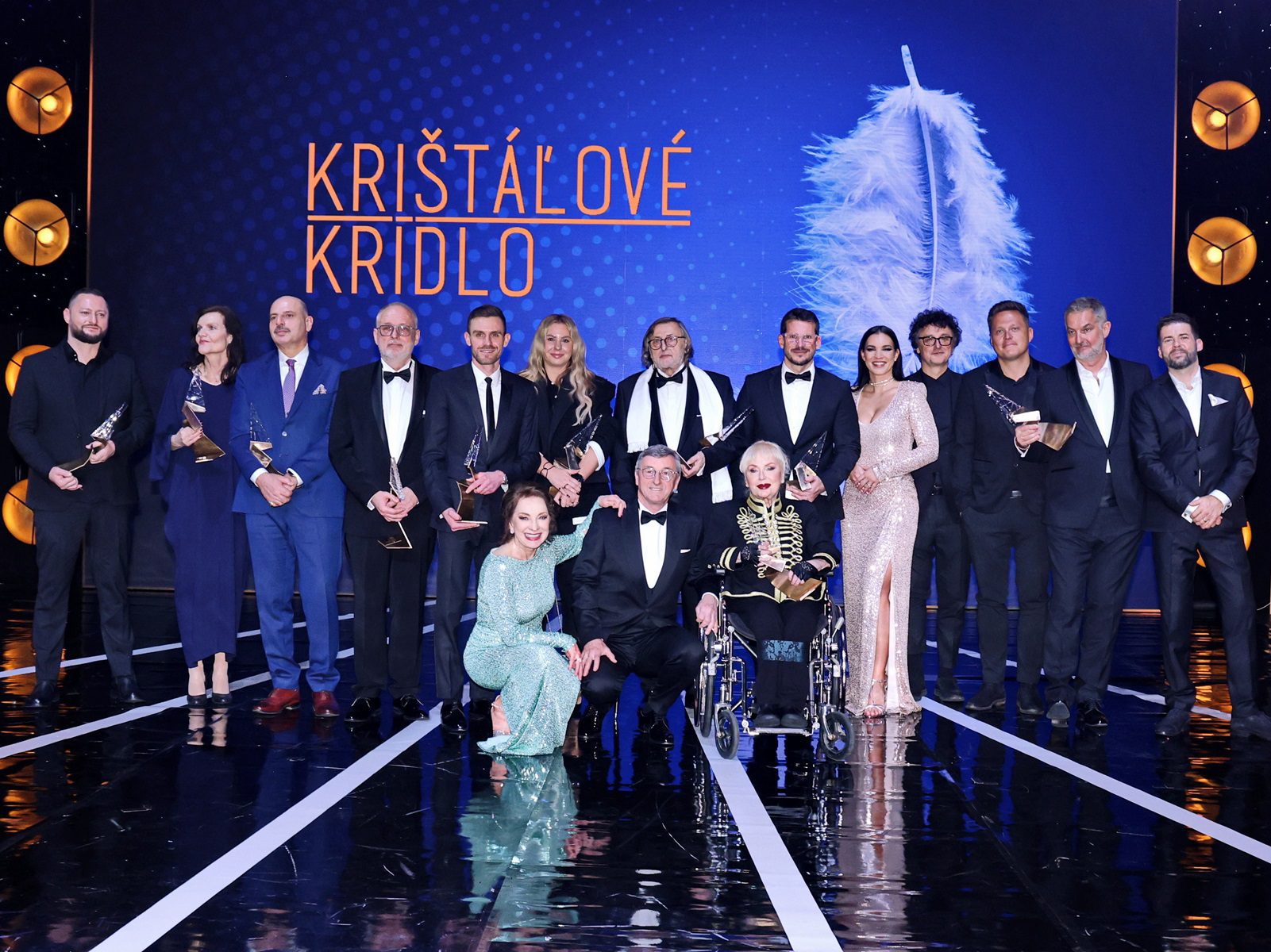 Hurricane_Kristalove kridlo_SND_laureati_za_rok_2023_LED obrazovka_scena