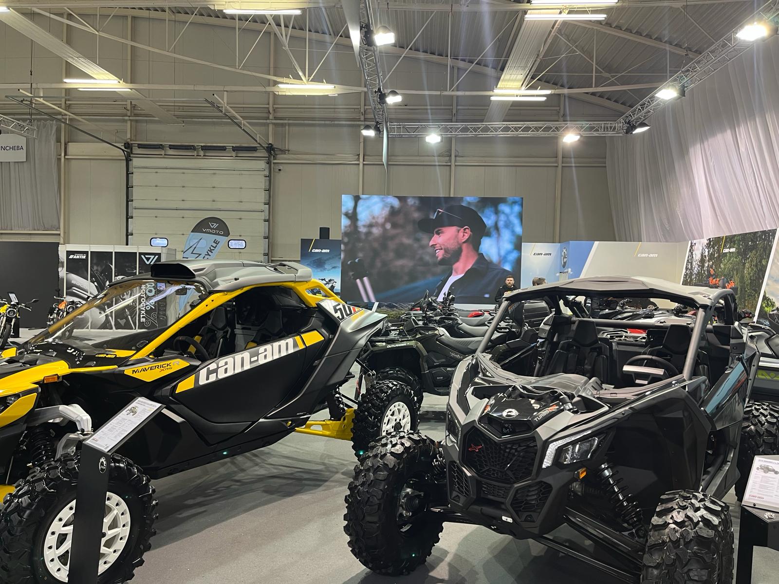 Hurricane_Motocykel 2024_Incheba_Can-am_vystava_technicka podpora_LED obrazovka