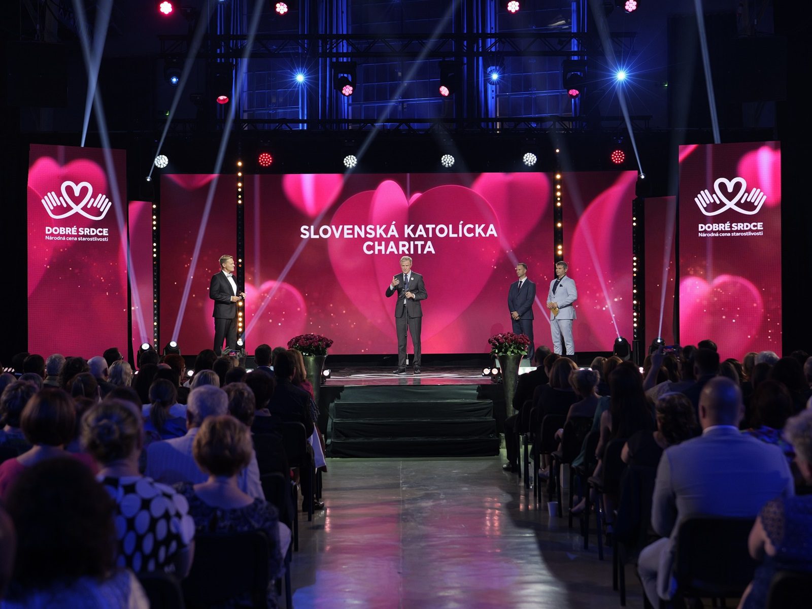 Hurricane_Stara trznica_Dobre srdce_televizny zaznam_LED obrazovky_osvetlenie_stage_Martin Nikodym